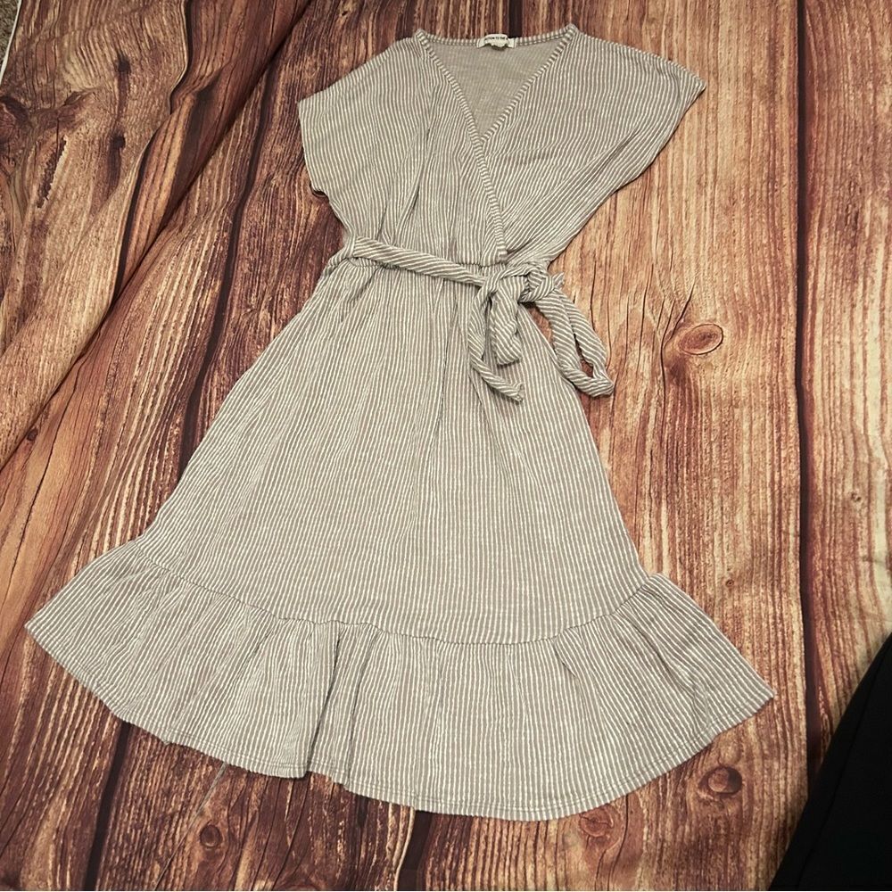 Women’s Caution To The Wind Tan Dress Size Small